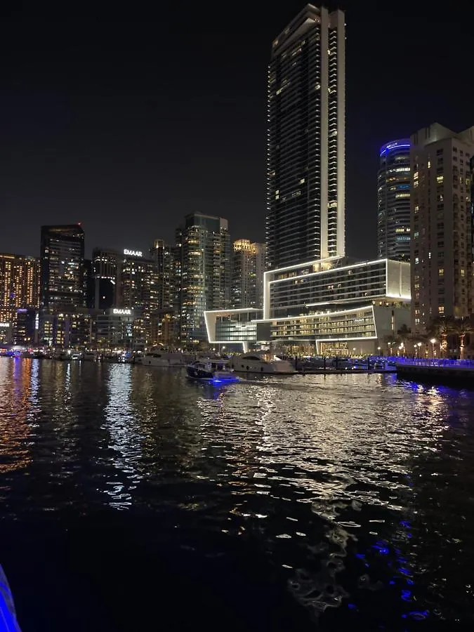 Kwatera prywatna Private Gorgeous Room With Marina View With Shared Kitchen In Shared Apartment Dubaj